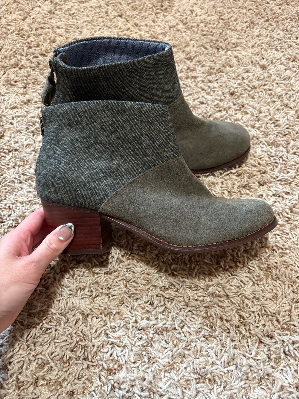 TOMS Leila Ankle Booties Women’s size 8